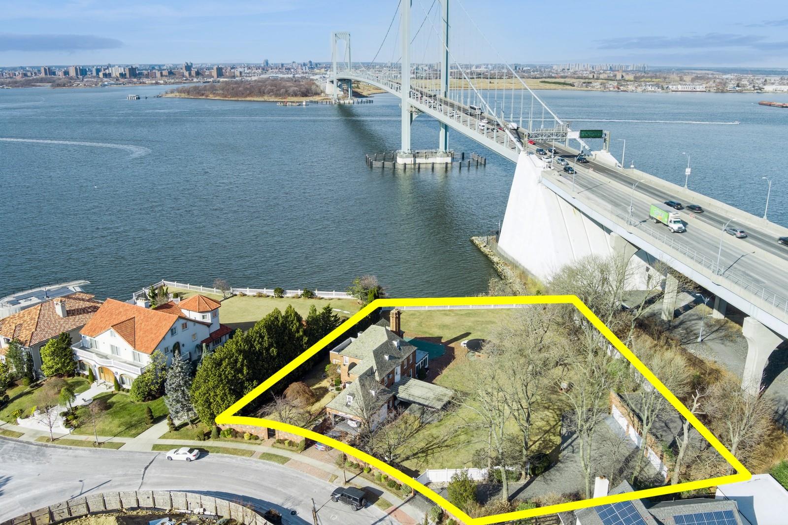 125 Malba Drive Queens, NY 11357 - Photo 31 of 36