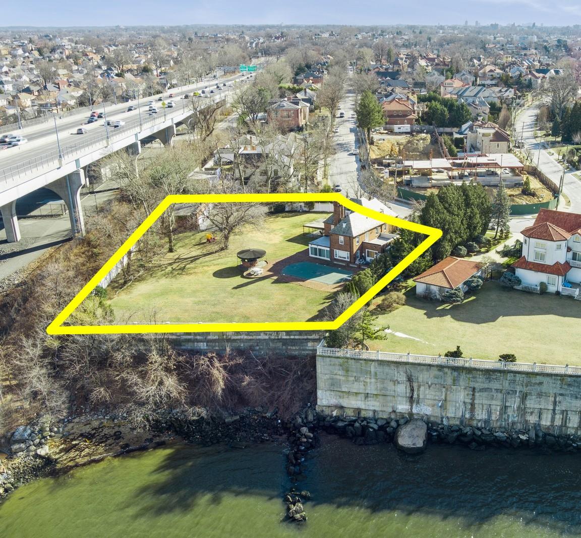 125 Malba Drive Queens, NY 11357 - Photo 32 of 36