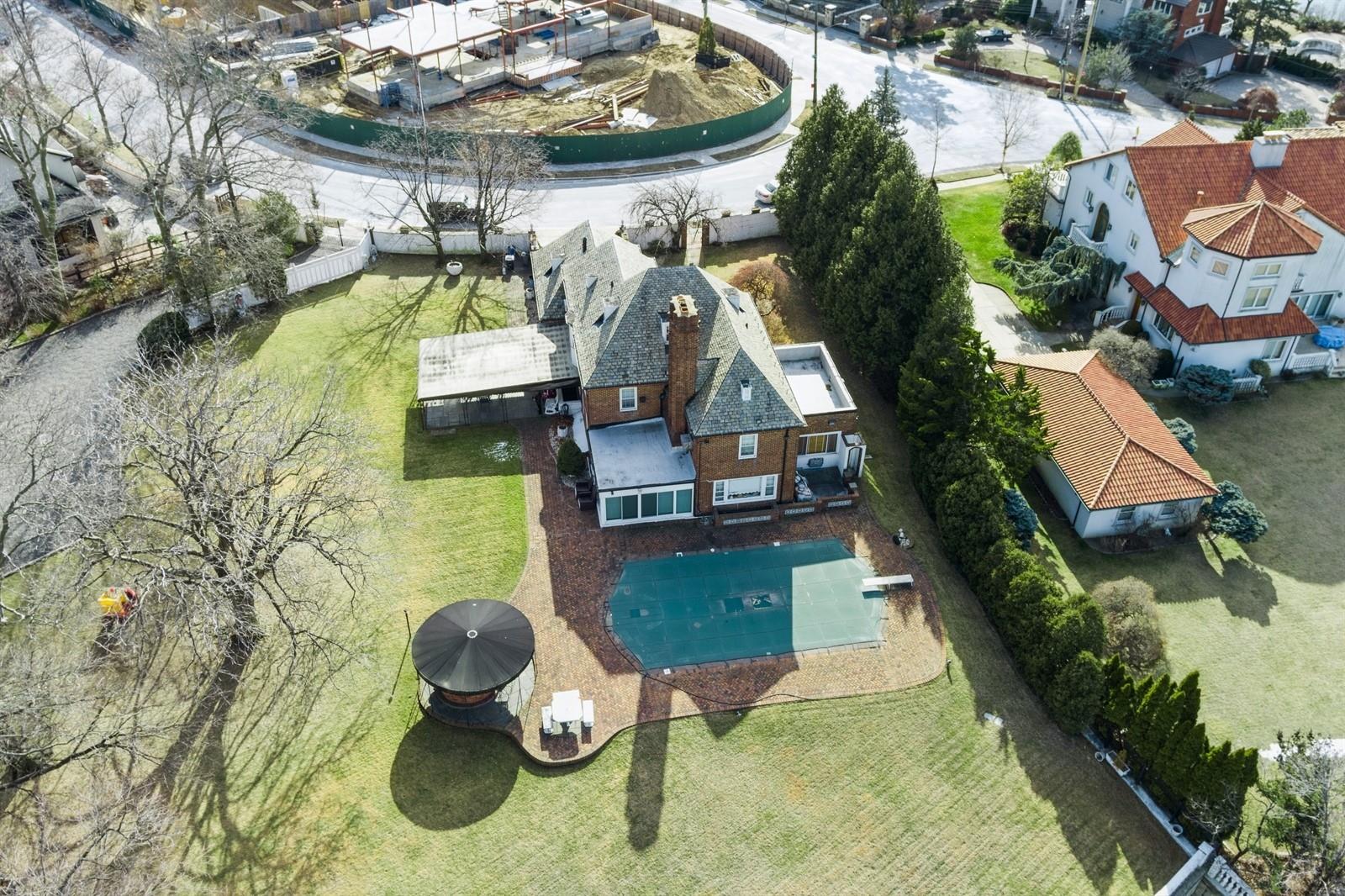 125 Malba Drive Queens, NY 11357 - Photo 8 of 36