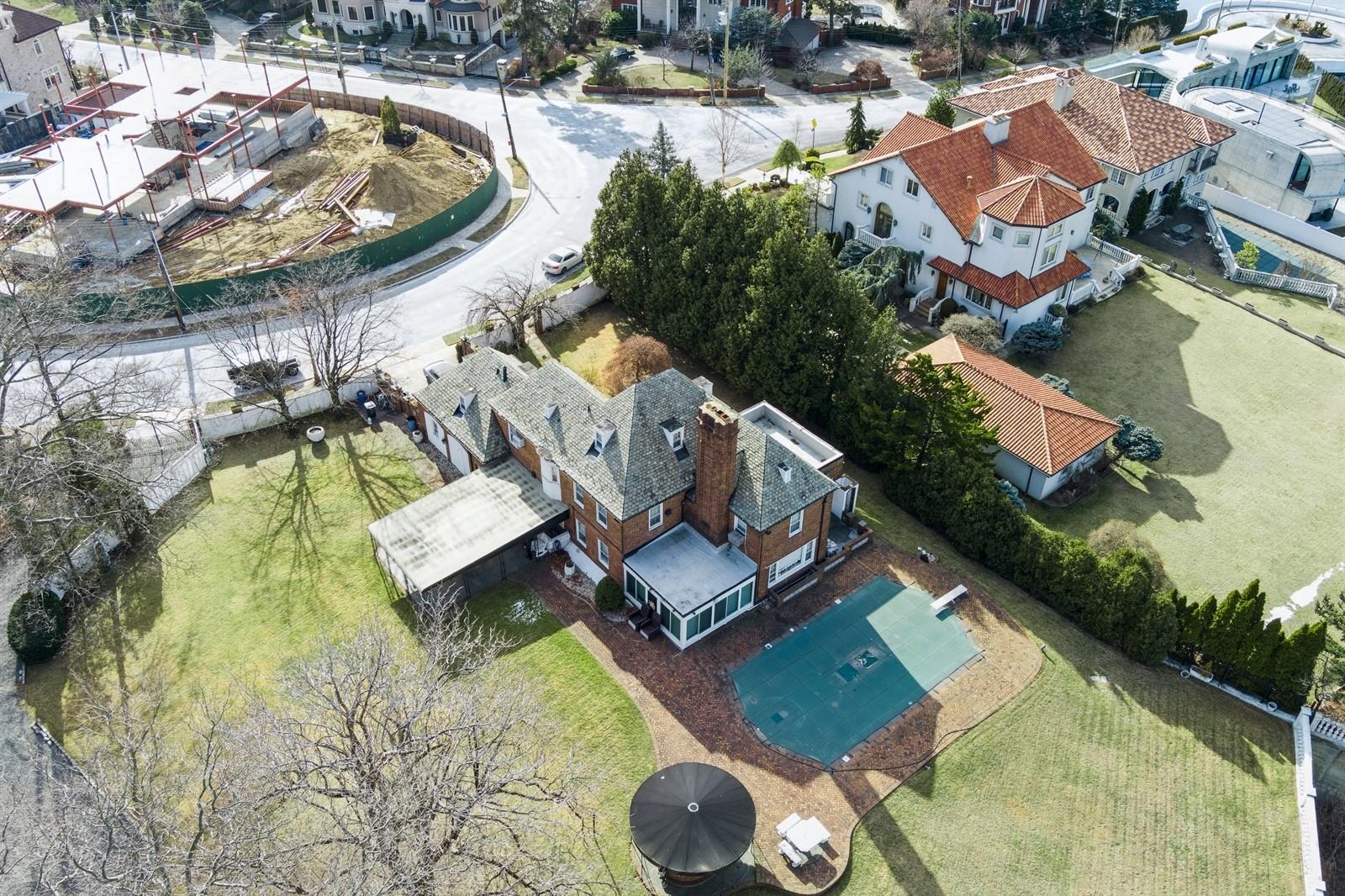 125 Malba Drive Queens, NY 11357 - Photo 9 of 36