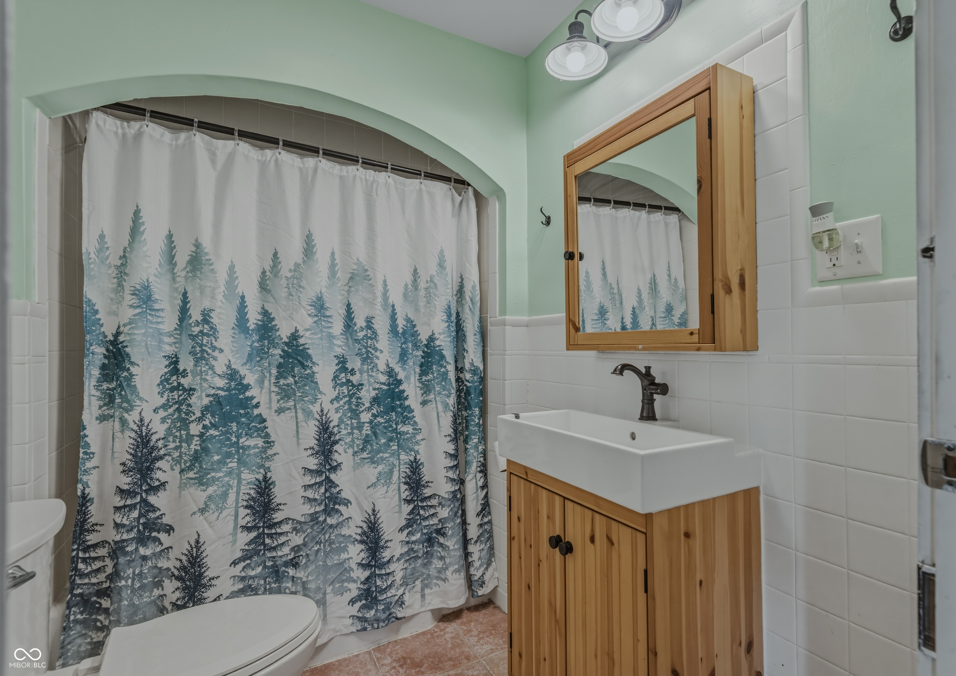 728 Main Street Hope, IN 47246 - Photo 12 of 27