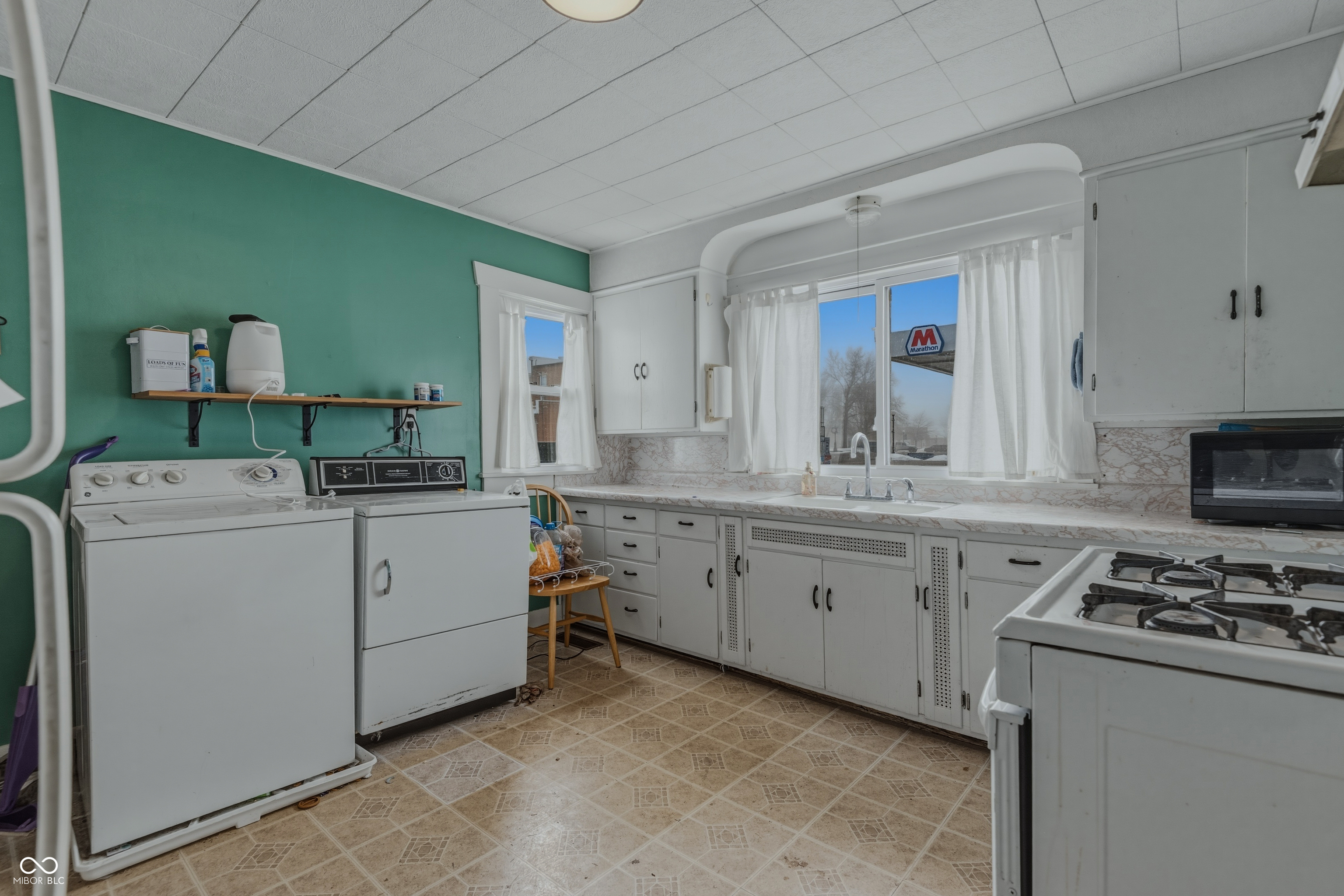 728 Main Street Hope, IN 47246 - Photo 19 of 27