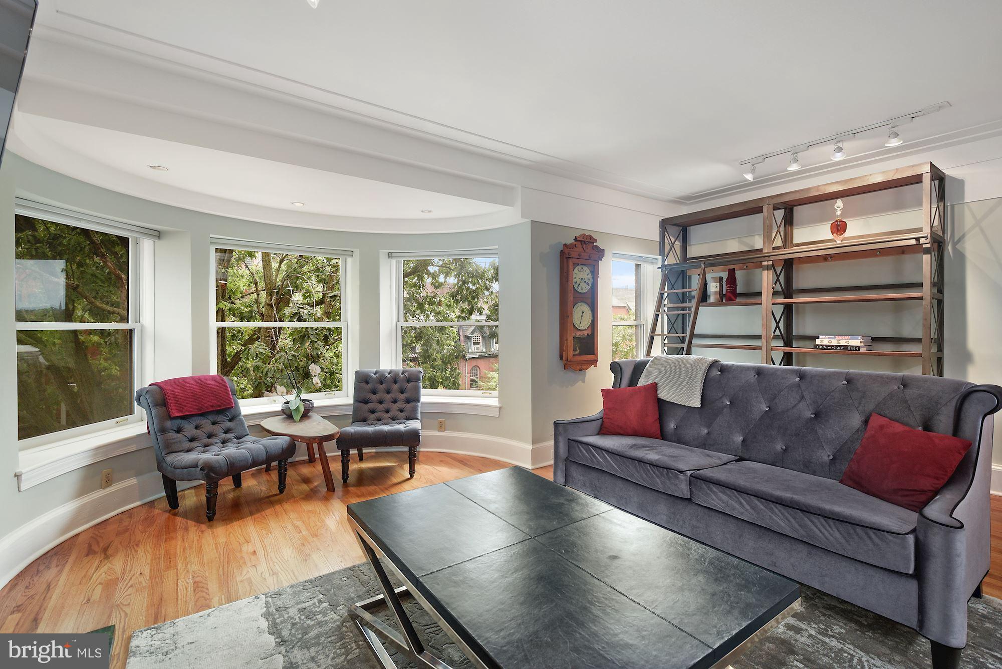 2017 O Street Northwest, Unit 3 Washington, DC 20036 - Photo 5 of 26 Living Room
