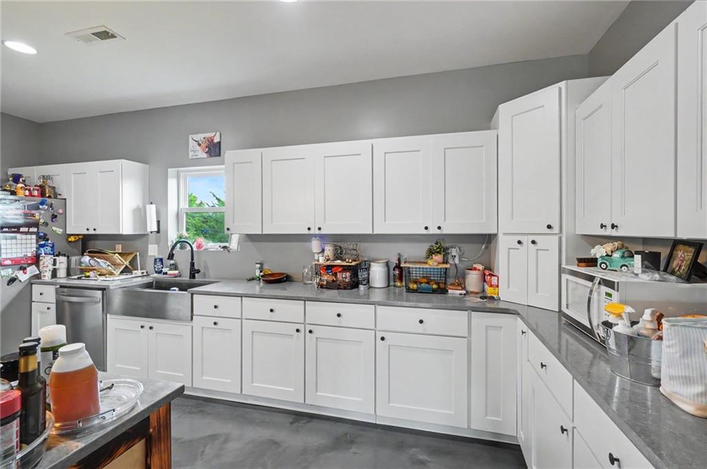 2216 Eisenhower Road Ottawa, KS 66067 - Photo 11 of 54