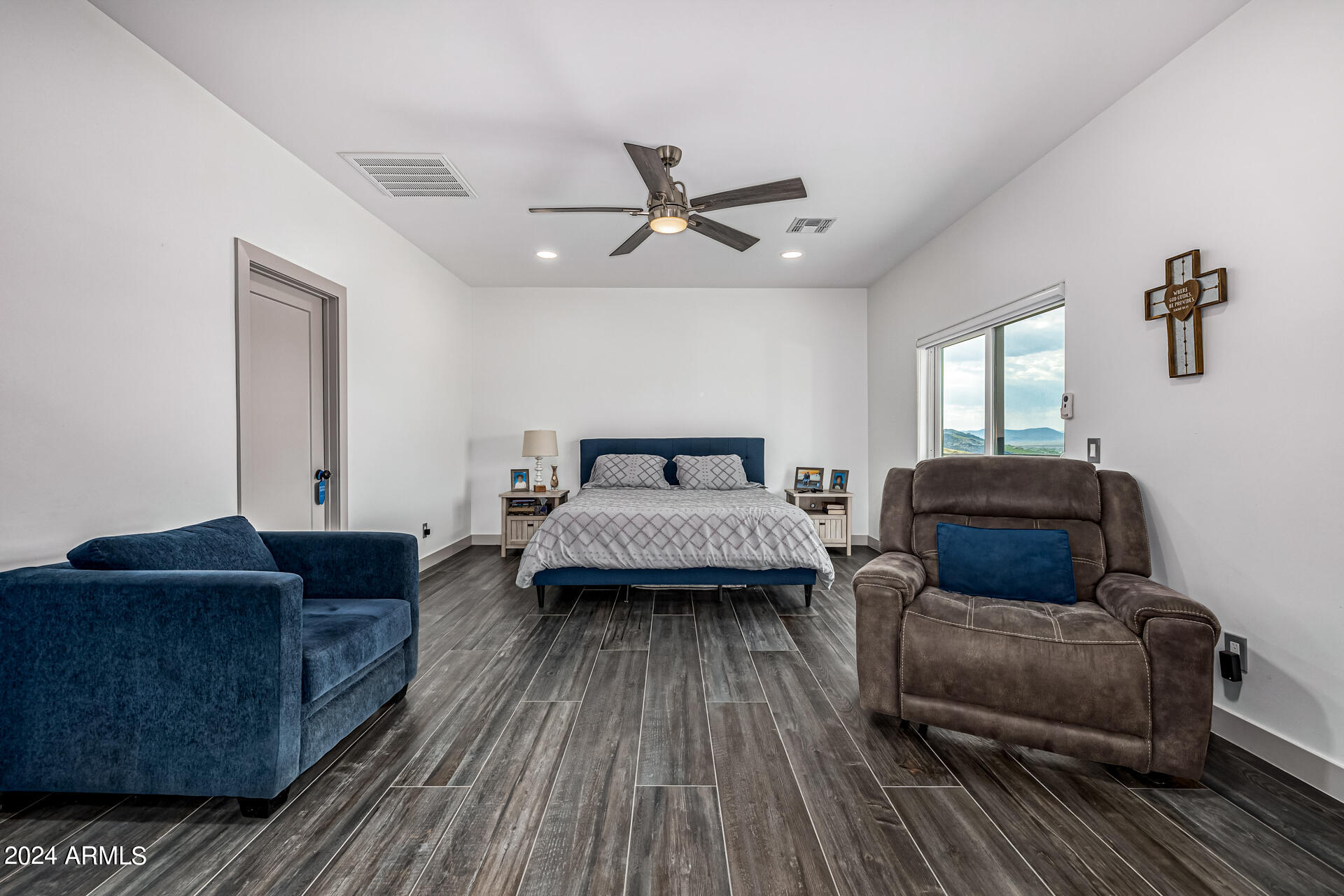 1829 West Cloud Road Phoenix, AZ 85086 - Photo 30 of 137 0068-34-Cloud