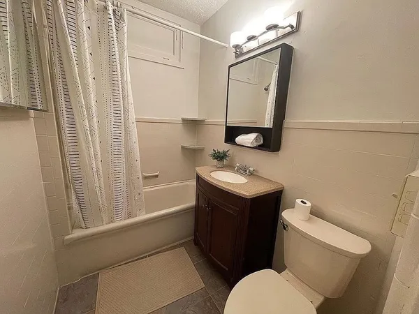 $3,200 | 21 Beacon Street, Unit 6S, Boston, MA 02108