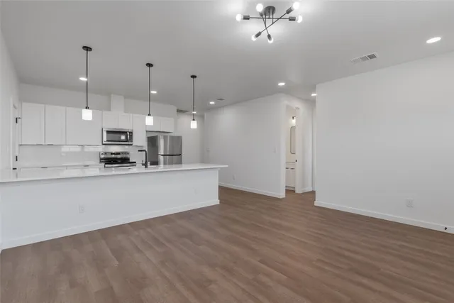 $1,600 | 533 Hackberry Road, Unit A & B, Salado, TX 76571