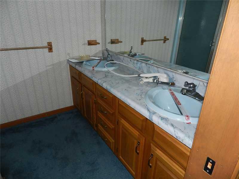 294 Hio Ridge Shores South Bridgton, ME 04009 - Photo 20 of 35 Bathroom.