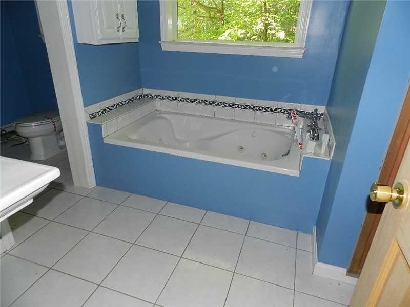 294 Hio Ridge Shores South Bridgton, ME 04009 - Photo 32 of 35 Master Bath/Spa.