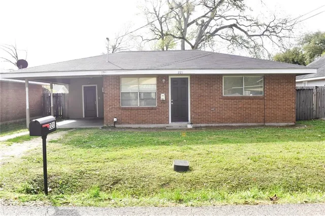 $1,100 | 221 Grove Street, Ponchatoula, LA 70454