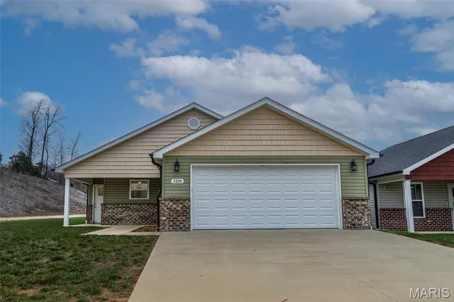 $299,000 | 5208 Hubble Cv Drive, Jackson, MO 63755
