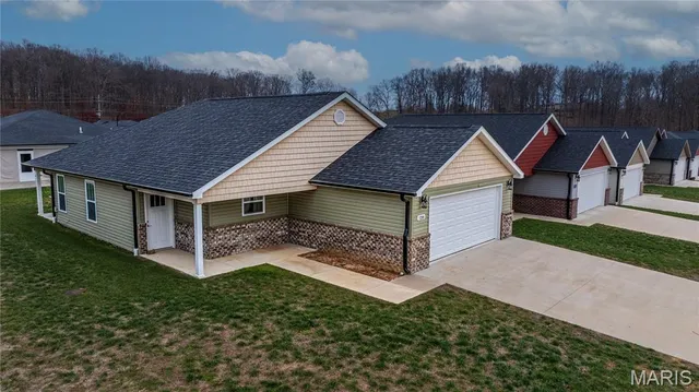 $299,000 | 5208 Hubble Cv Drive, Jackson, MO 63755