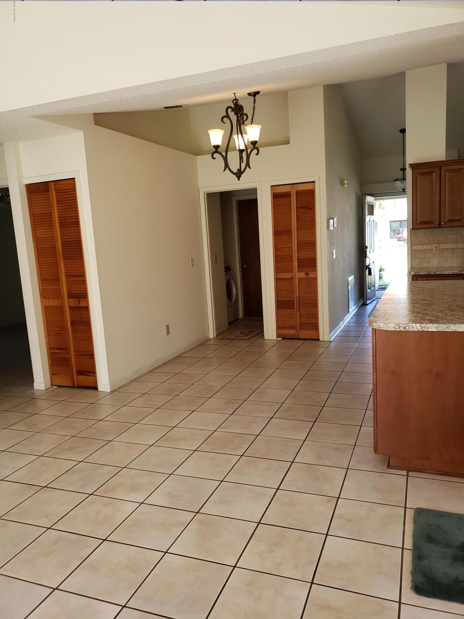 240 Rheine Road Northwest Palm Bay, FL 32907 - Photo 13 of 30 08