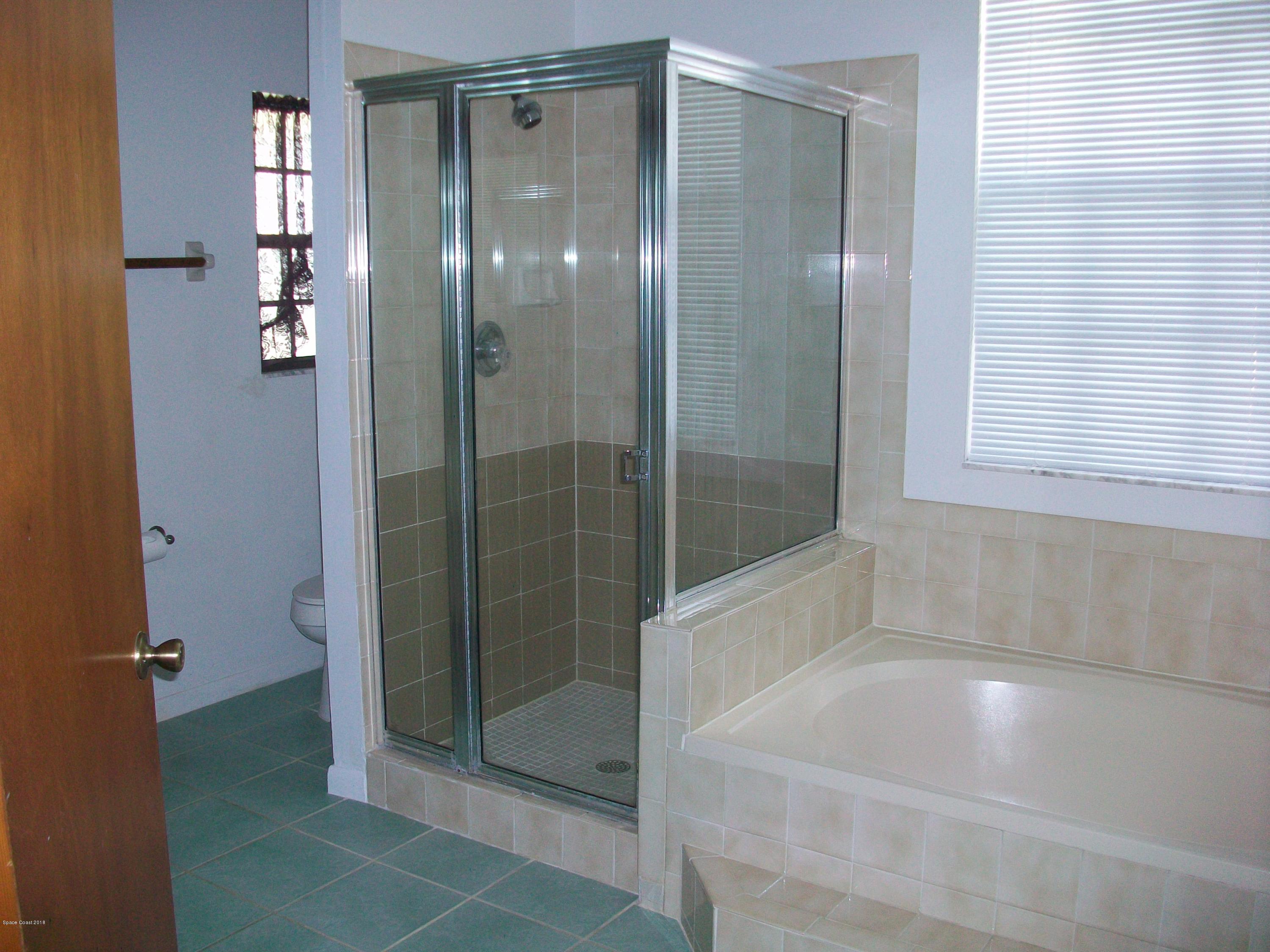 240 Rheine Road Northwest Palm Bay, FL 32907 - Photo 19 of 30 MASTER SHOWER