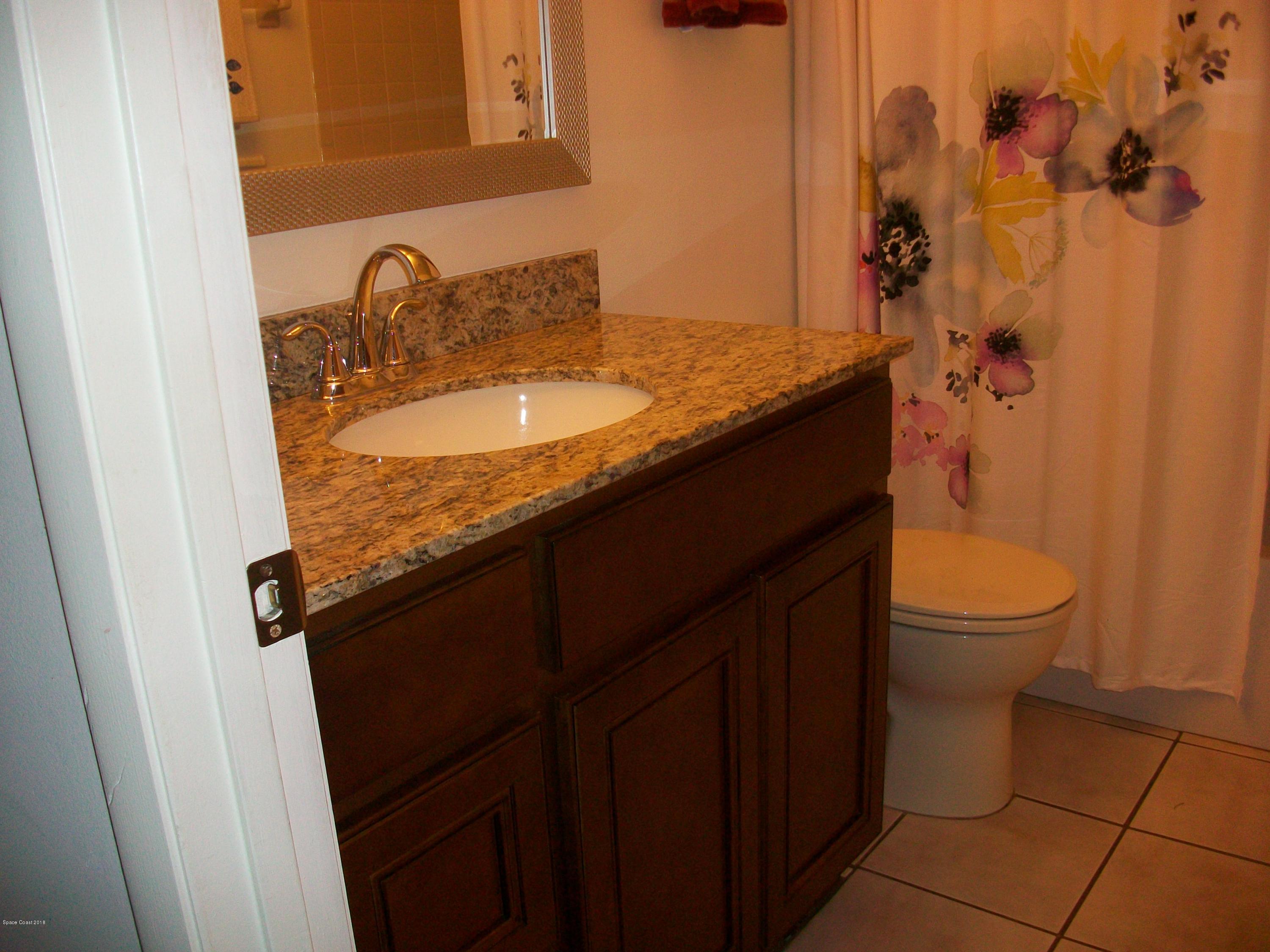 240 Rheine Road Northwest Palm Bay, FL 32907 - Photo 21 of 30 Guest Bath