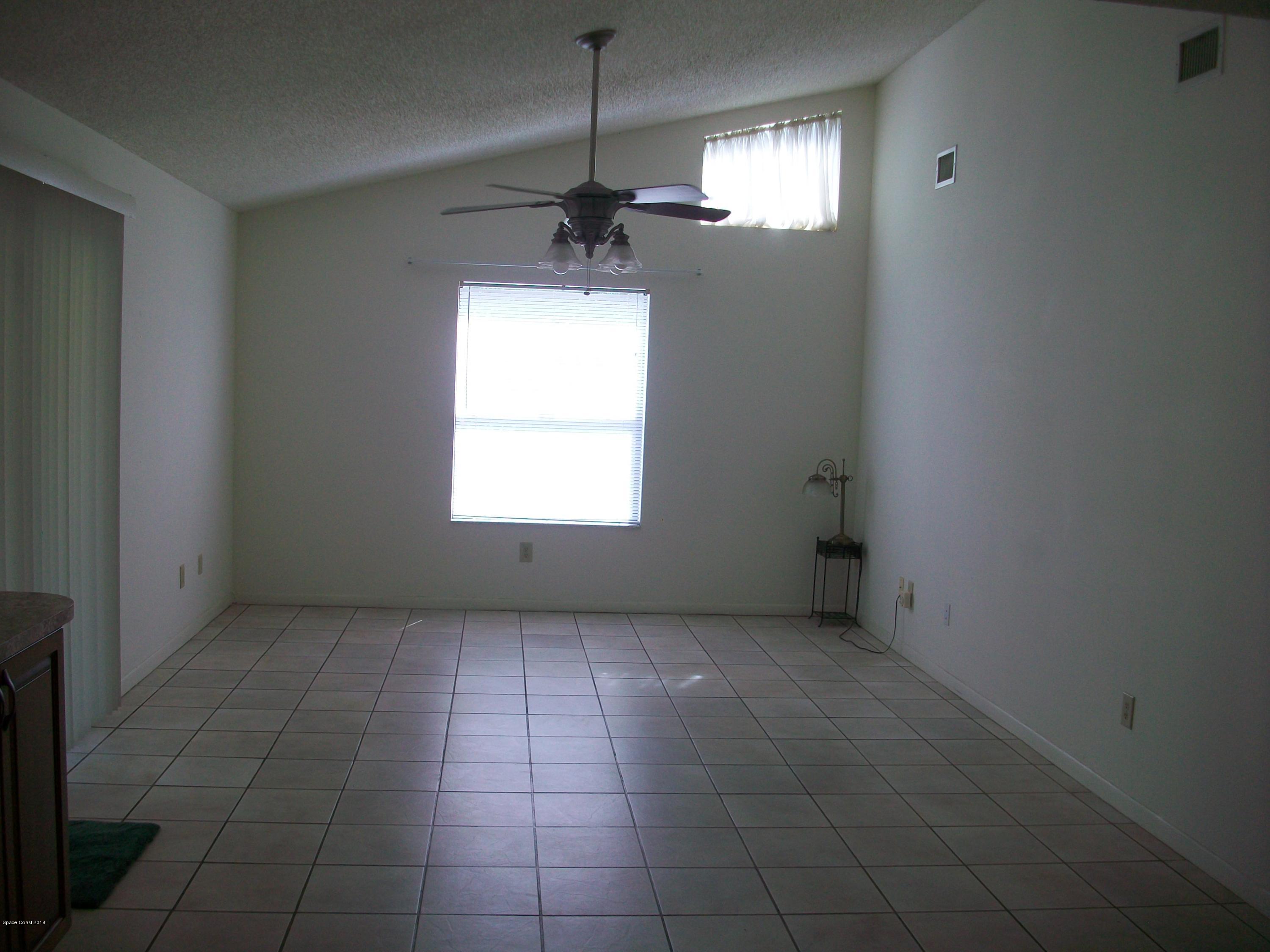 240 Rheine Road Northwest Palm Bay, FL 32907 - Photo 4 of 30 FAMIL ROOM