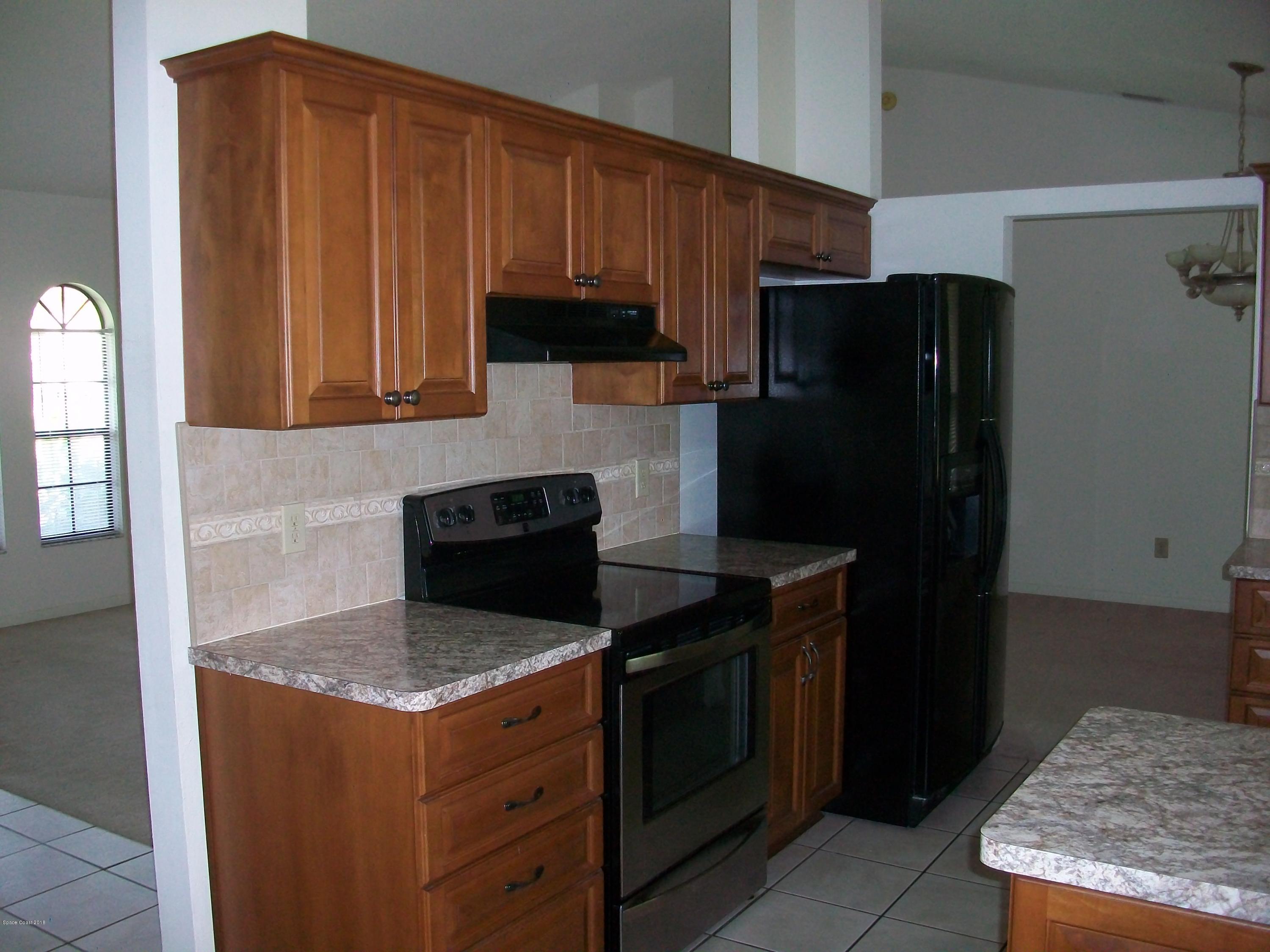 240 Rheine Road Northwest Palm Bay, FL 32907 - Photo 7 of 30 100_2262