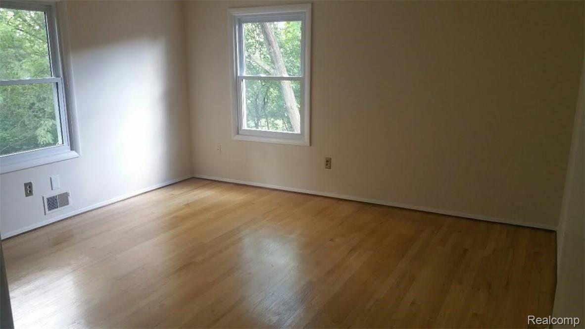 4954 Green Road West Bloomfield, MI 48323 - Photo 7 of 21 Green10.jpg