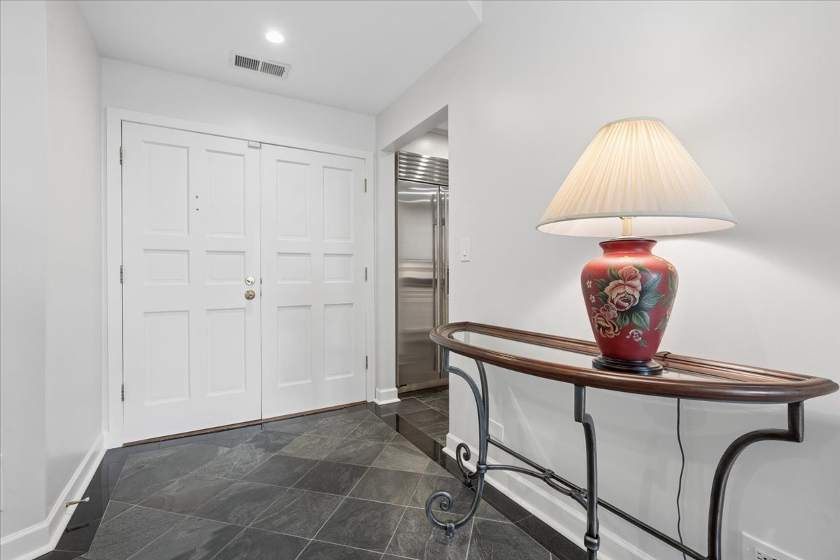 2100 North Racine Avenue, Unit 3D Chicago, IL 60614 - Photo 10 of 49