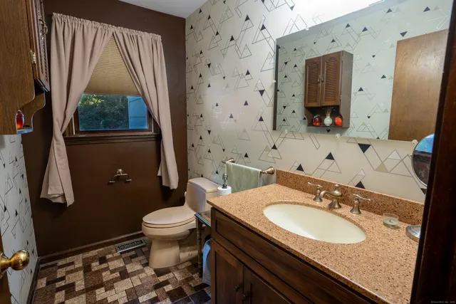 $650,000 | 124 Bagburn Hill Road, Monroe, CT 06468