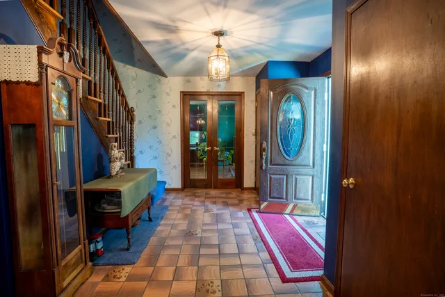 $650,000 | 124 Bagburn Hill Road, Monroe, CT 06468