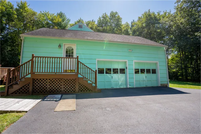 $650,000 | 124 Bagburn Hill Road, Monroe, CT 06468