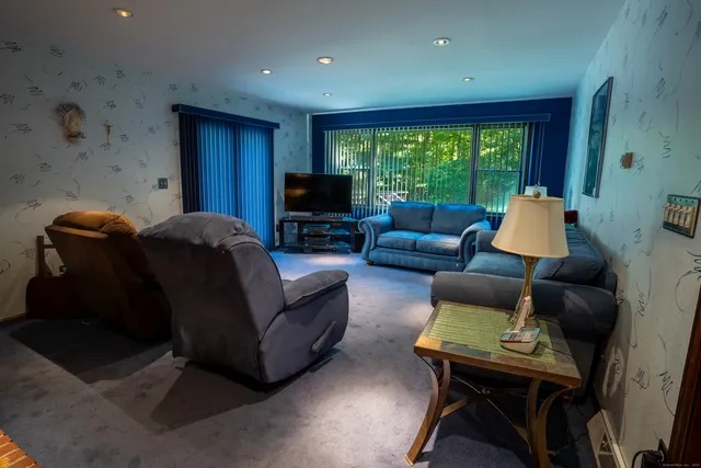 $650,000 | 124 Bagburn Hill Road, Monroe, CT 06468