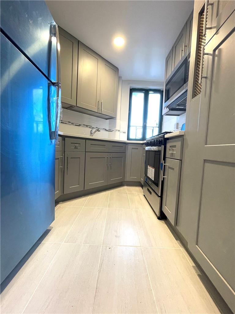 1521 Unionport Road, Unit 8C Bronx, NY 10462 - Photo 1 of 1