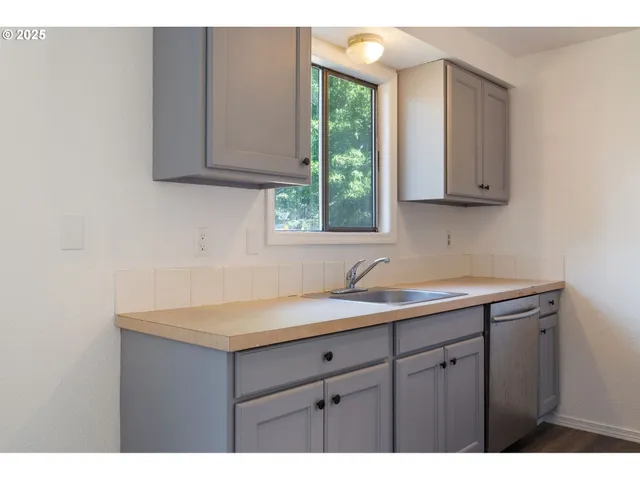 $699,999 | 6025 Southwest Cherryhill Drive, Beaverton, OR 97008