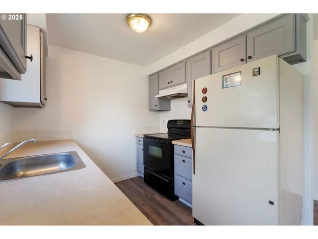 $699,999 | 6025 Southwest Cherryhill Drive, Beaverton, OR 97008