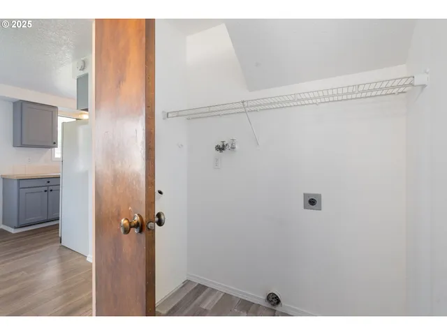 $699,999 | 6025 Southwest Cherryhill Drive, Beaverton, OR 97008