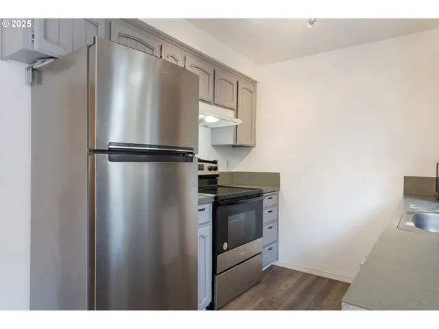 $699,999 | 6025 Southwest Cherryhill Drive, Beaverton, OR 97008