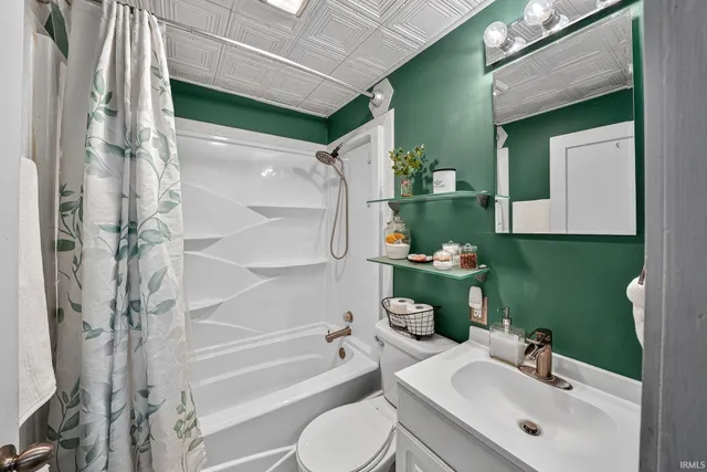 $169,900 | 2424 Normandy Drive, Mishawaka, IN 46545