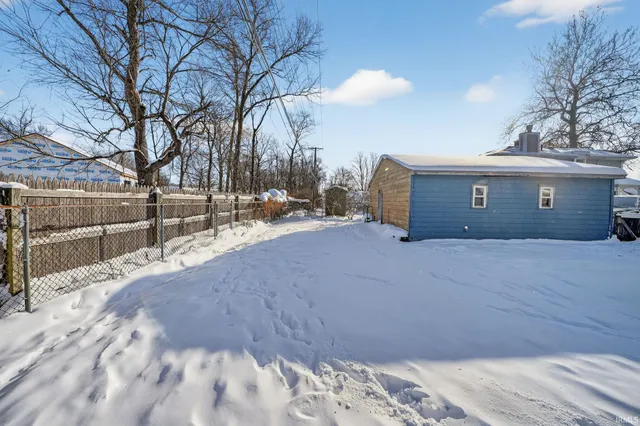 $169,900 | 2424 Normandy Drive, Mishawaka, IN 46545