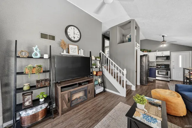 $169,900 | 2424 Normandy Drive, Mishawaka, IN 46545