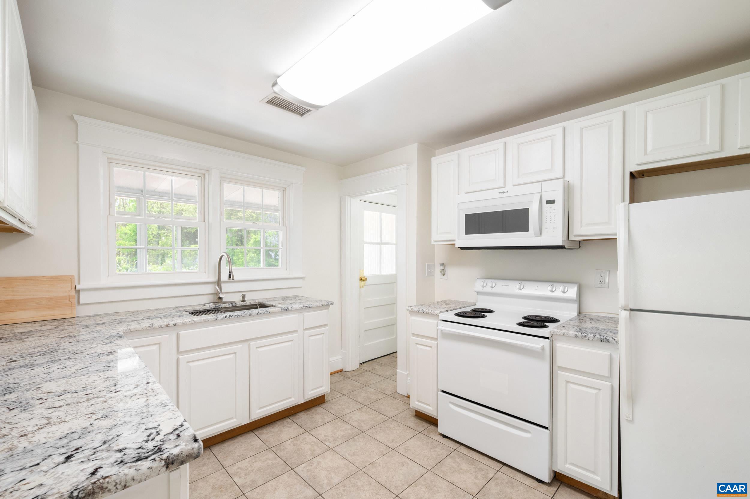 4973 Richmond Road Keswick, VA 22947 - Photo 11 of 55