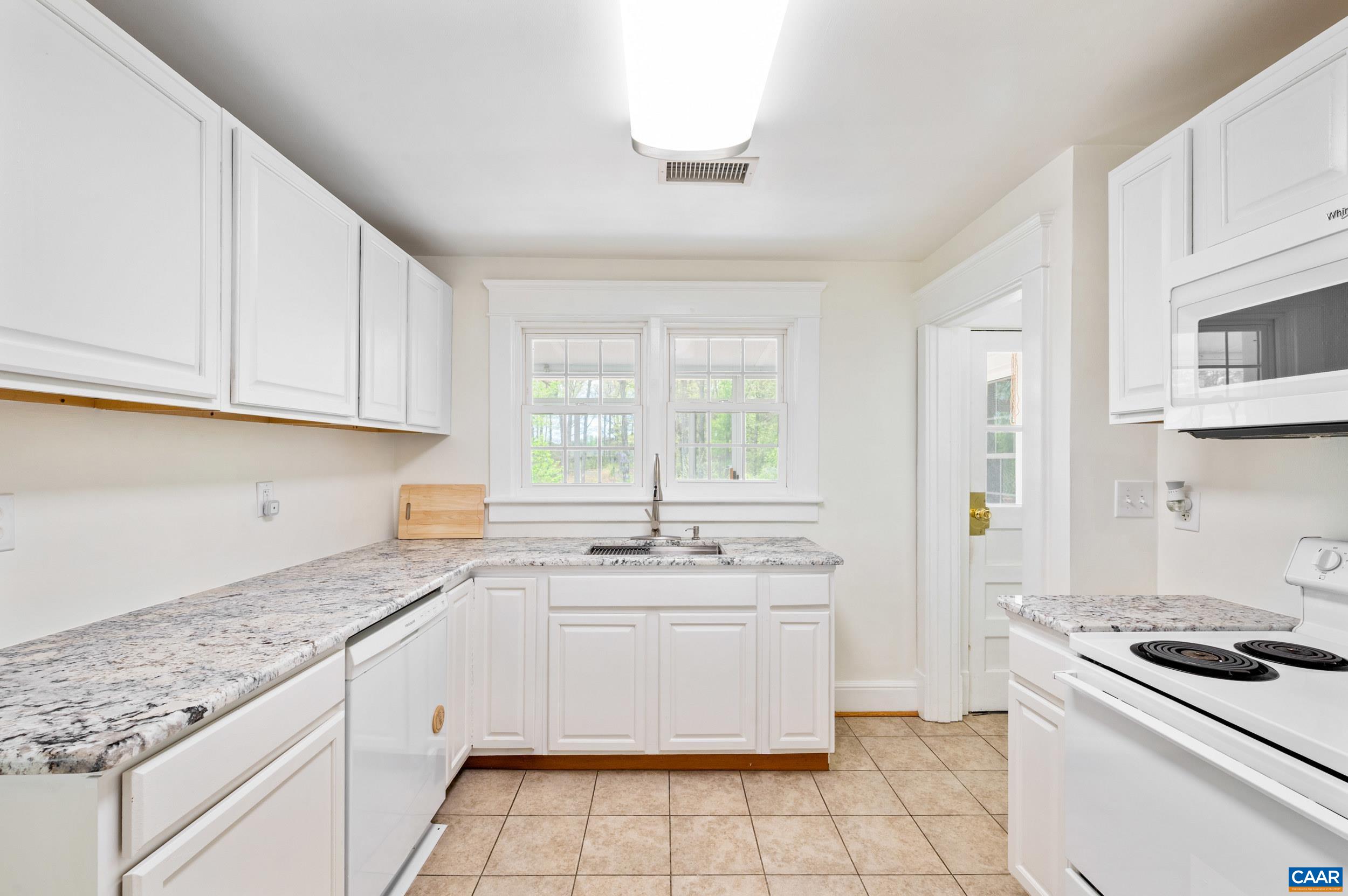 4973 Richmond Road Keswick, VA 22947 - Photo 13 of 55