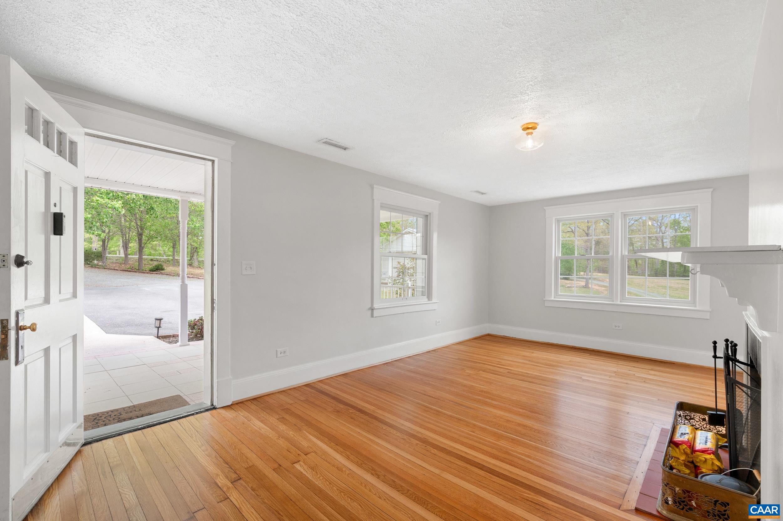 4973 Richmond Road Keswick, VA 22947 - Photo 4 of 55