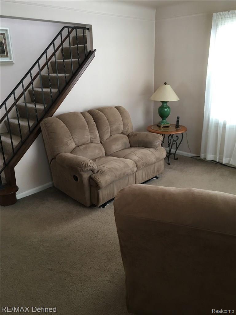 3309 Durham Road Royal Oak, MI 48073 - Photo 3 of 15 Open staircase