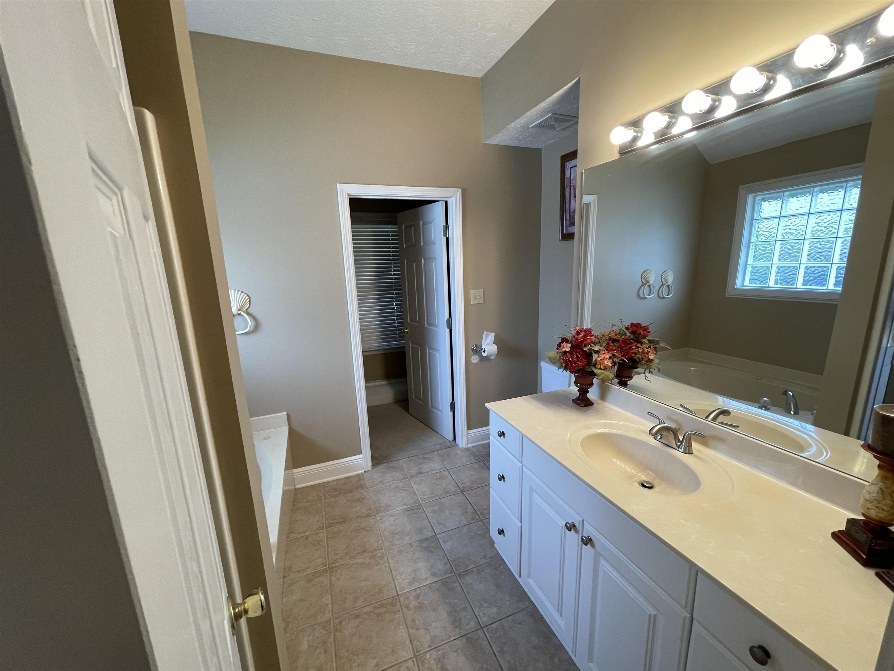 47 Rampart Drive Jackson, TN 38305 - Photo 4 of 14 Photo 4