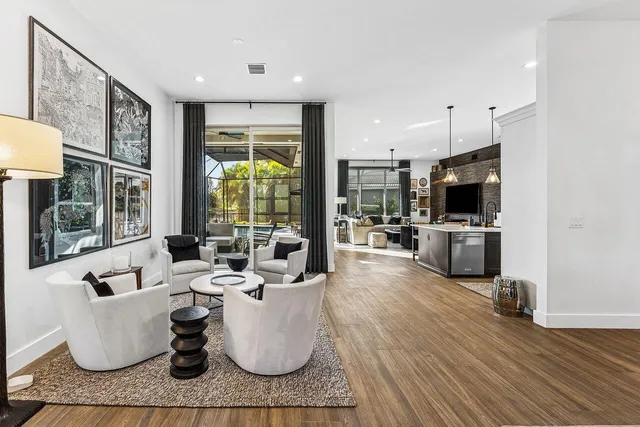 $999,900 | 6998 Southeast Sleepy Hollow Lane, Stuart, FL 34997