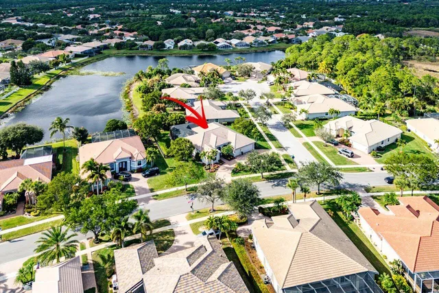 $999,900 | 6998 Southeast Sleepy Hollow Lane, Stuart, FL 34997