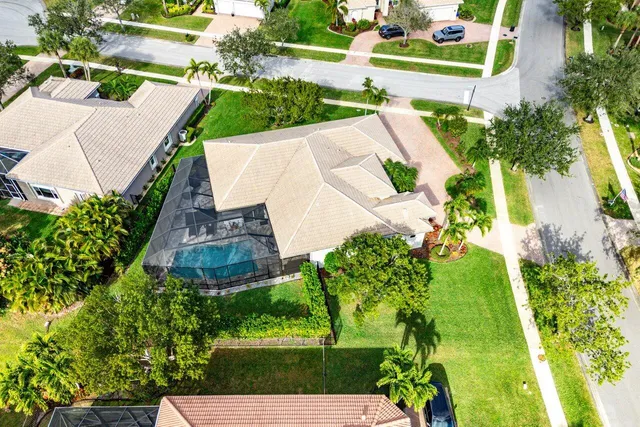 $999,900 | 6998 Southeast Sleepy Hollow Lane, Stuart, FL 34997