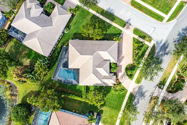 $999,900 | 6998 Southeast Sleepy Hollow Lane, Stuart, FL 34997