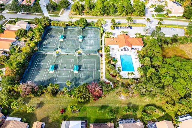 $999,900 | 6998 Southeast Sleepy Hollow Lane, Stuart, FL 34997