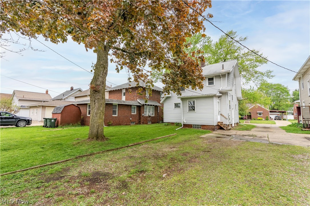 2910 13th Street Northwest Canton, OH 44708 - Photo 3 of 35