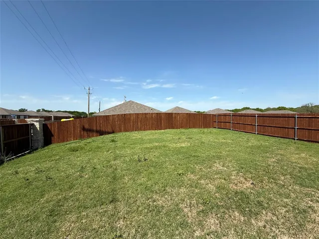 $1,999 | 701 Sunlight Loop, Princeton, TX 75407