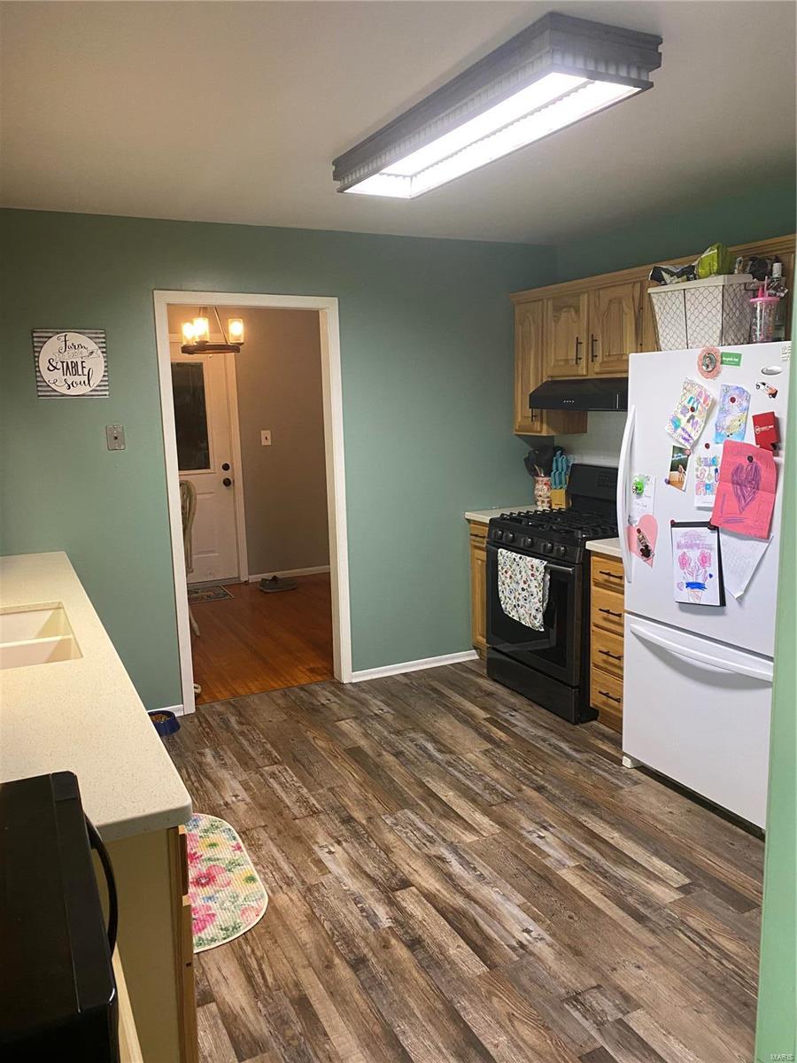 2660 Metcalf Road Iuka, IL 62849 - Photo 12 of 28