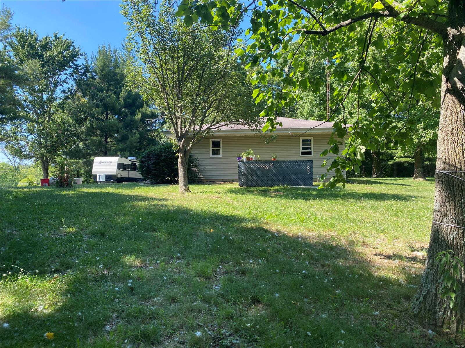 2660 Metcalf Road Iuka, IL 62849 - Photo 4 of 28