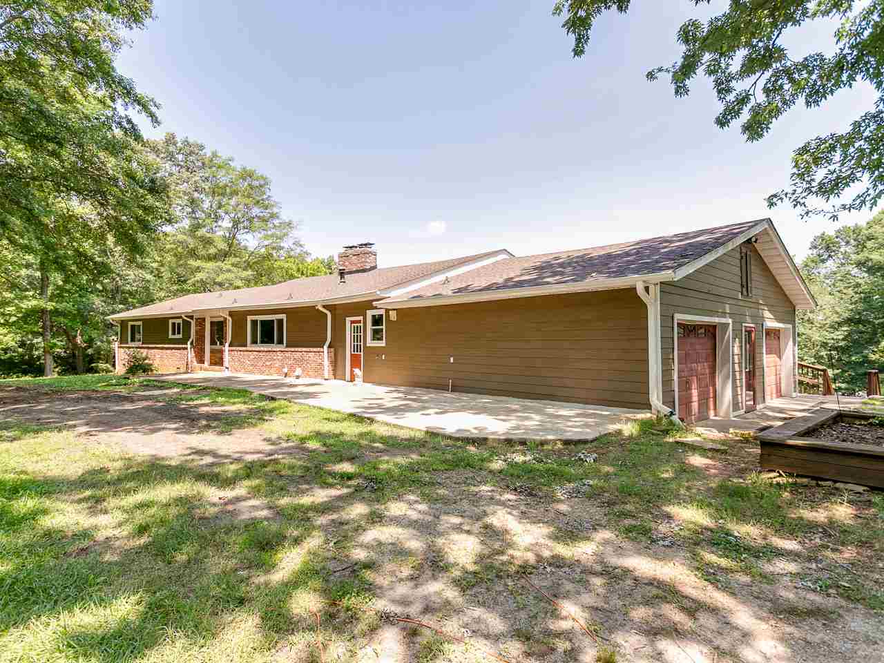 455 Grassland Road Campobello, SC 29322 - Photo 3 of 36